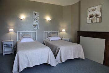 chambre-a-deux-lits Chambre à deux lits